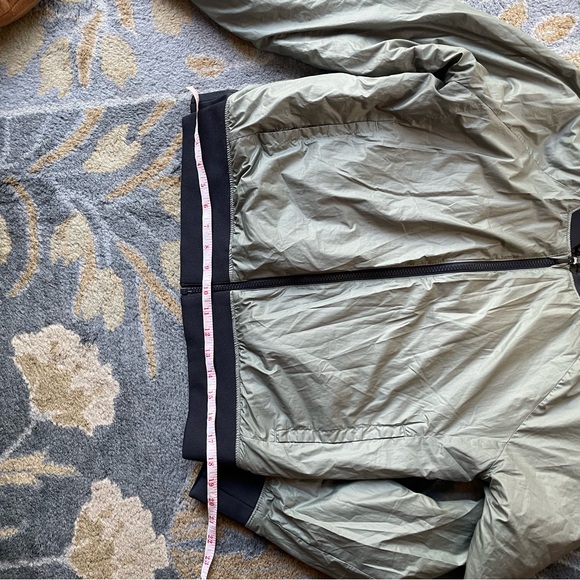 Under Armour Women's Unstoppable Reactor Reversible Bomber Medium - Picture 11 of 13